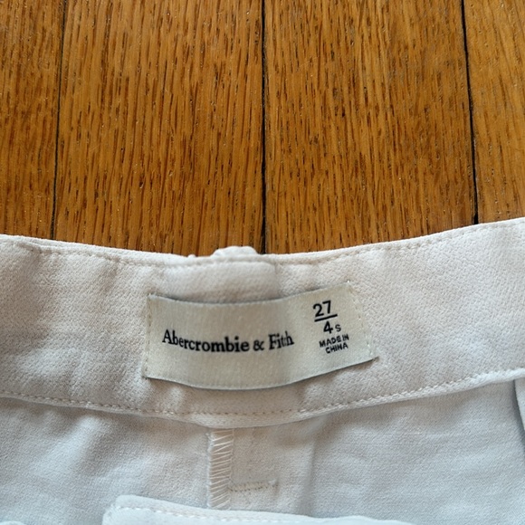 Abercrombie & Fitch Harper crepe wide leg tailored pants in white cream - Picture 3 of 4